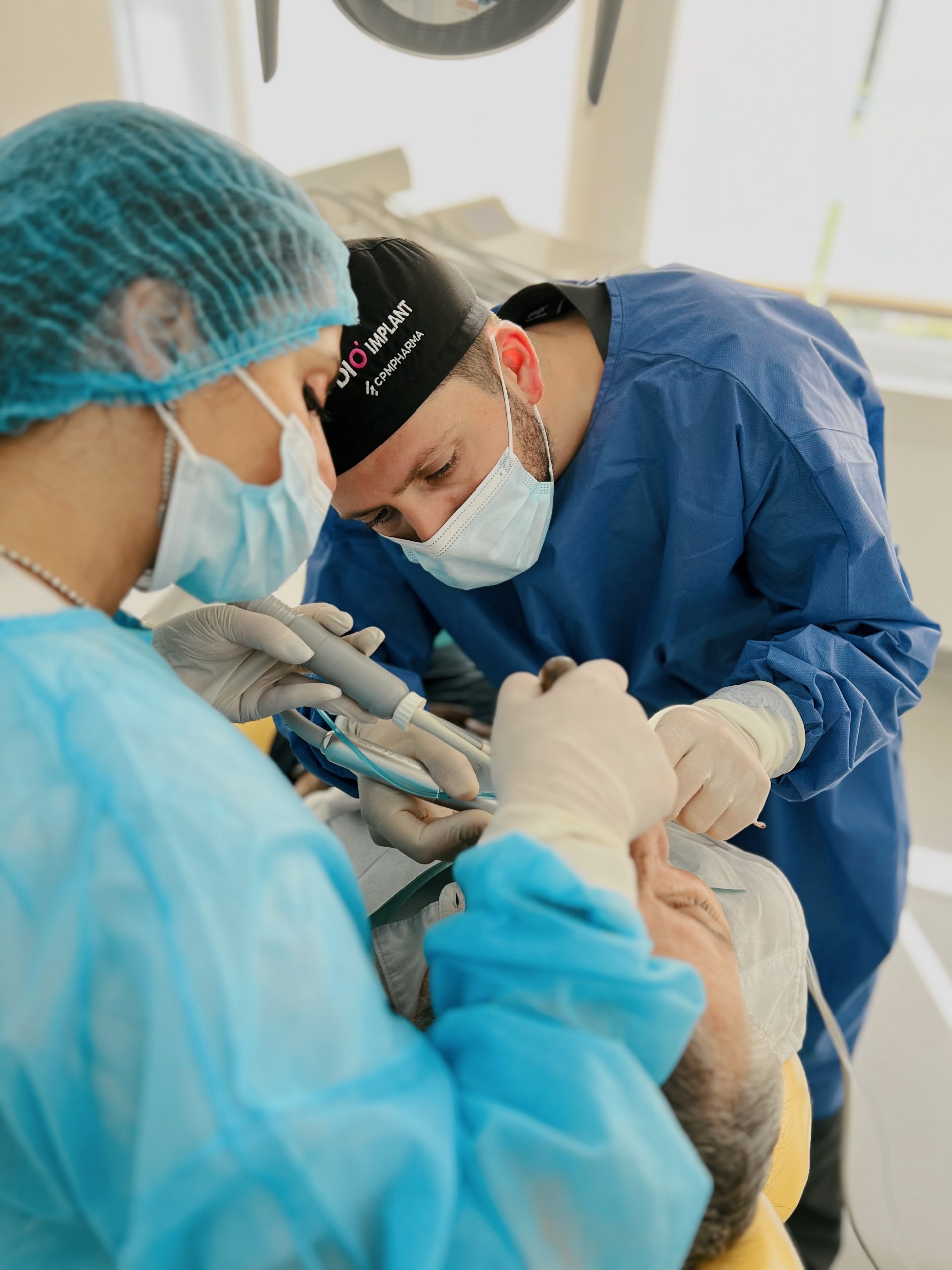 Mon expérience avec les implants dentaires au Portugal