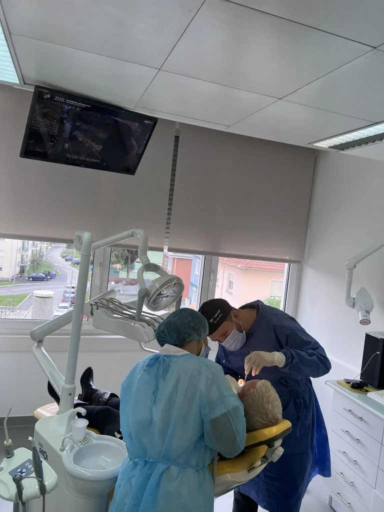Soulager une rage de dent en attendant un rendez-vous chez le dentiste 3 Agence de tourisme dentaire all on 6