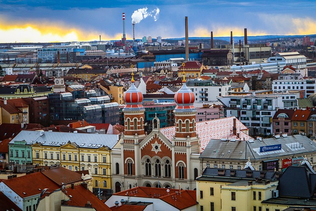 Que faire à Budapest ? Les 15 incontournables pendant votre séjour dentaire 11 La Grande Synagogue de Budapest dans le quartier juif