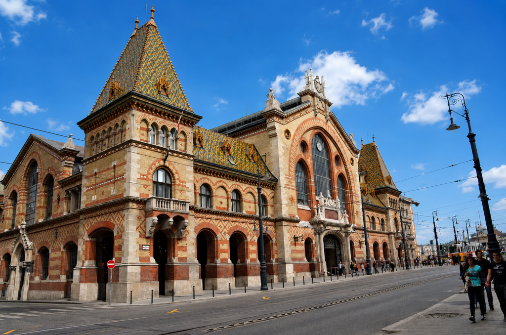 Que faire à Budapest ? Les 15 incontournables pendant votre séjour dentaire 12 Le Grand Marché couvert de Budapest